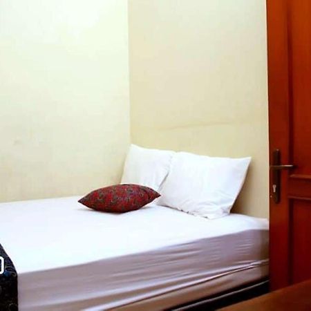 Unique Guesthouse Bandung Exterior foto